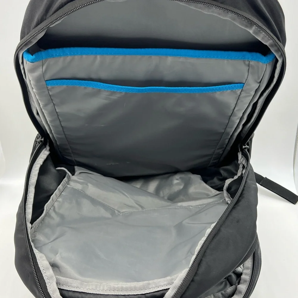 Thule Black Men's Backpack with White Logo